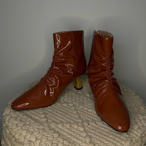 Shoe Republic LA Shoes - NEW* Shoe Republic LA Glossy Mocha Heeled Ankle Boots Size 7 *NWT Never Worn
